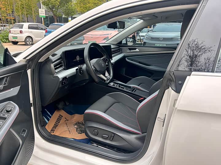 Фото 9 - Volkswagen Lamando L