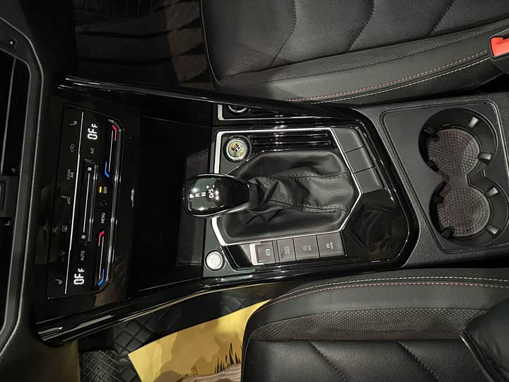 Фото 12 - Volkswagen Tayron