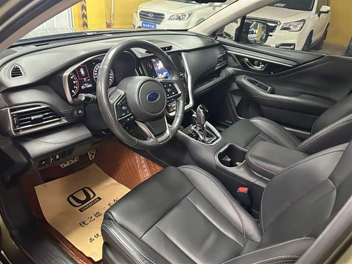 Фото 9 - Subaru Outback