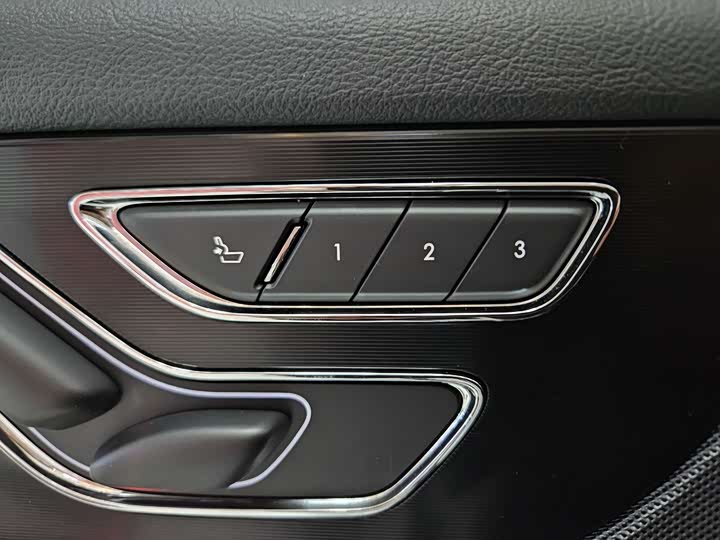 Фото 12 - Lincoln Corsair