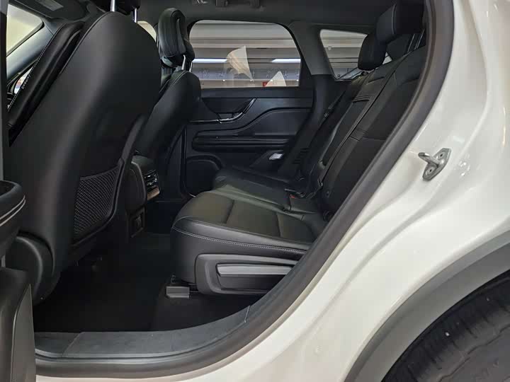 Фото 14 - Lincoln Corsair