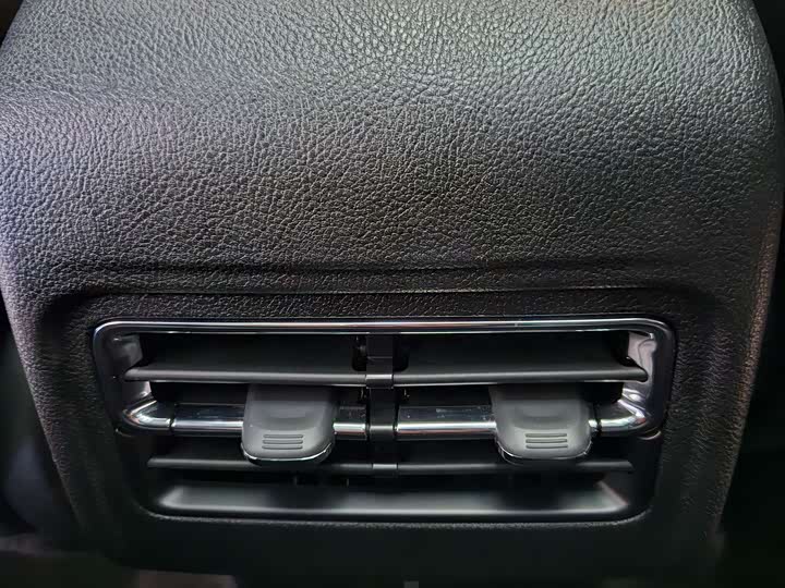 Фото 15 - Lincoln Corsair