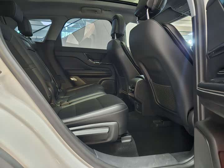 Фото 19 - Lincoln Corsair