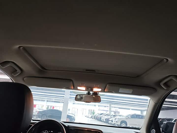 Фото 18 - Mitsubishi Outlander