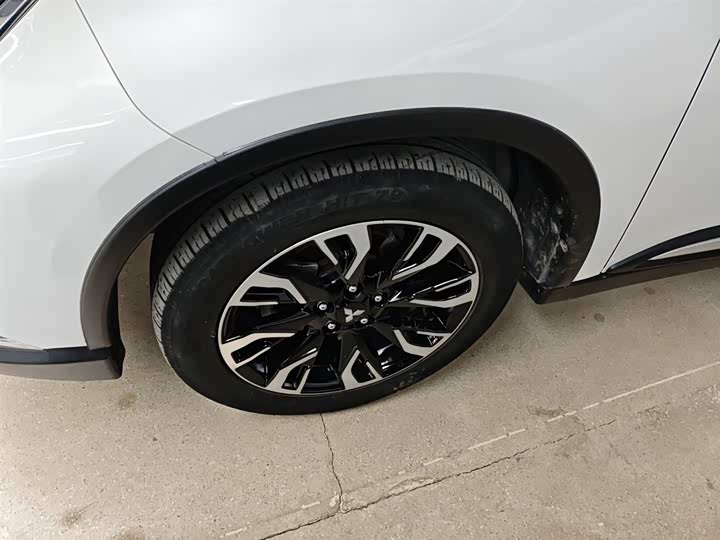 Фото 23 - Mitsubishi Outlander