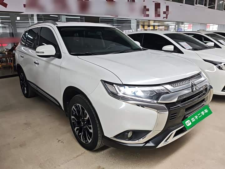 Фото 4 - Mitsubishi Outlander