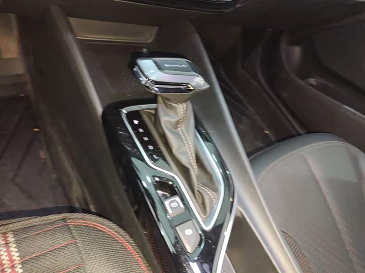 Фото 14 - Buick Verano