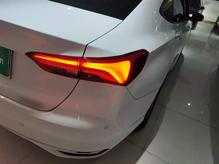 Фото 8 - Buick Verano