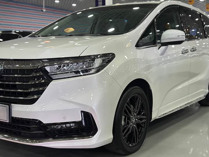 Фото 14 - Honda Odyssey