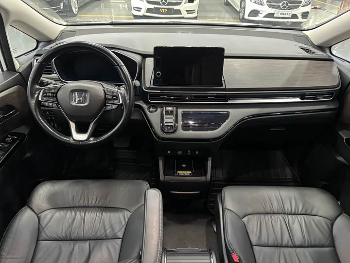 Фото 15 - Honda Odyssey