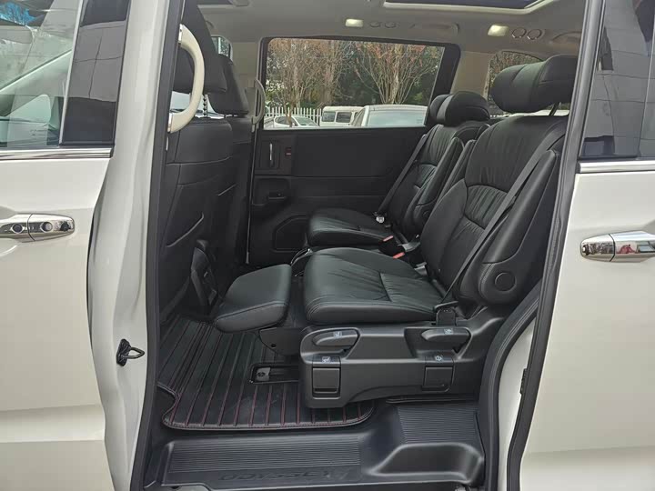 Фото 6 - Honda Odyssey