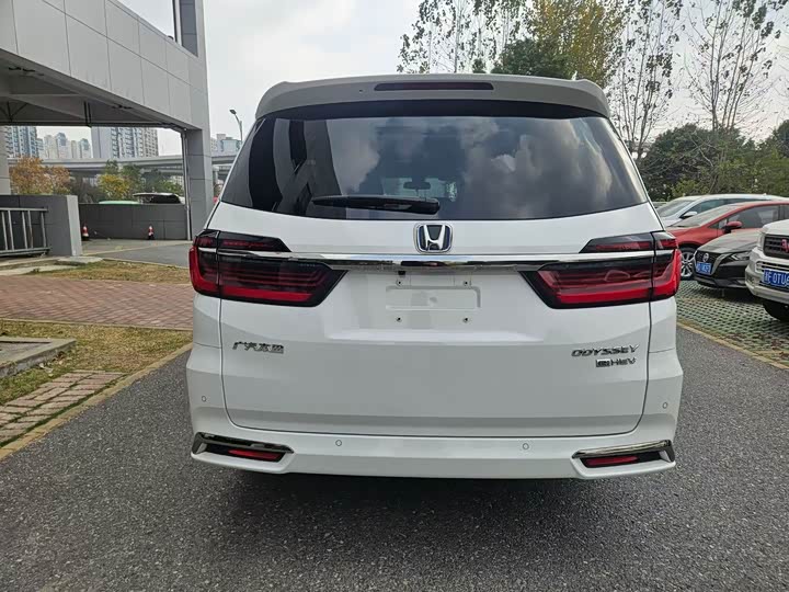 Фото 7 - Honda Odyssey