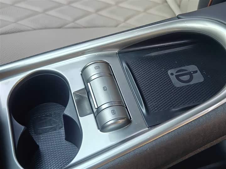 Фото 19 - BYD Dolphin