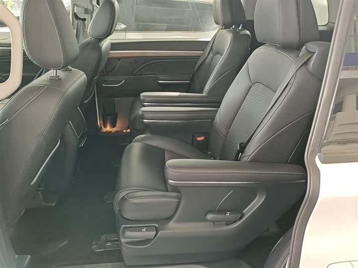 Фото 17 - GAC Trumpchi M8