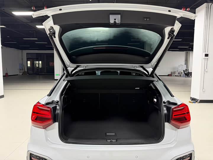 Фото 12 - Audi Q2L