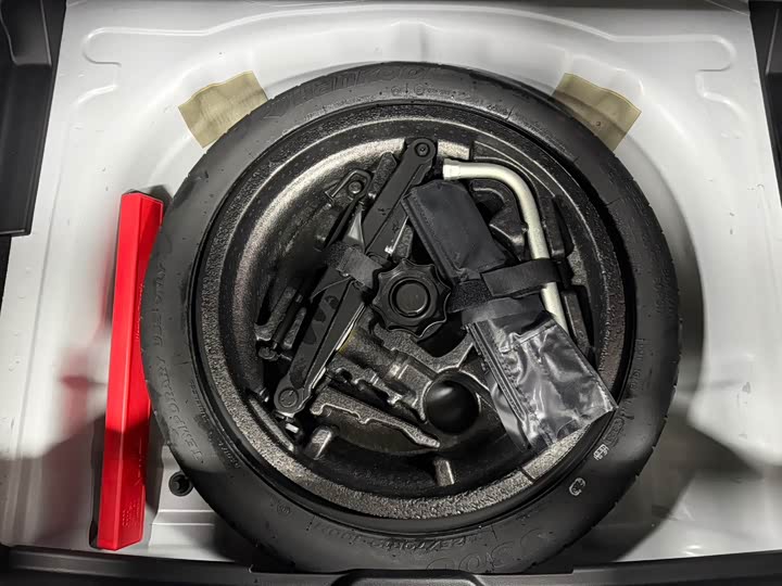 Фото 13 - Audi Q2L