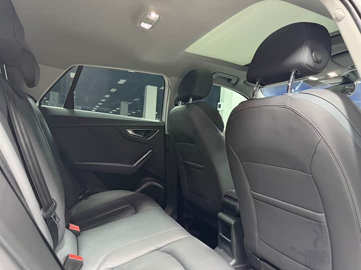 Фото 14 - Audi Q2L