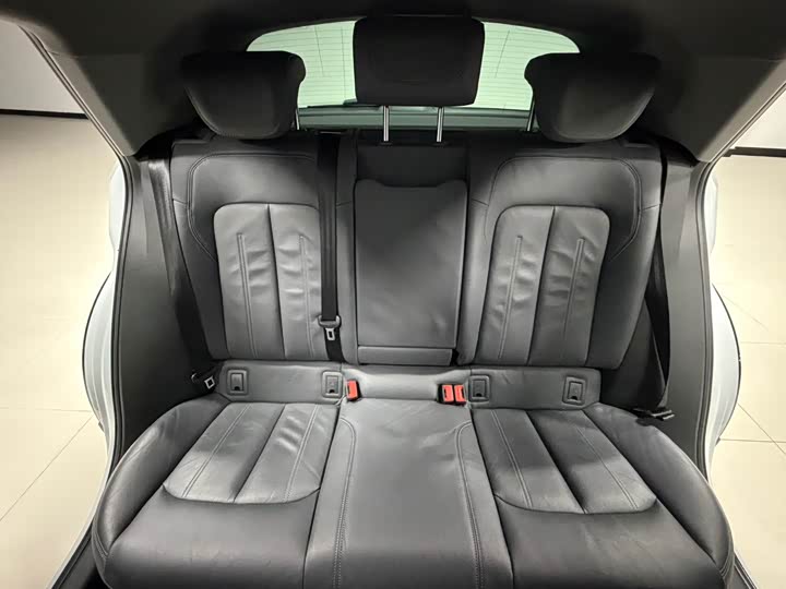 Фото 16 - Audi Q2L