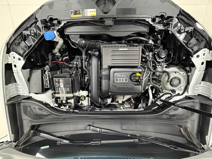 Фото 17 - Audi Q2L