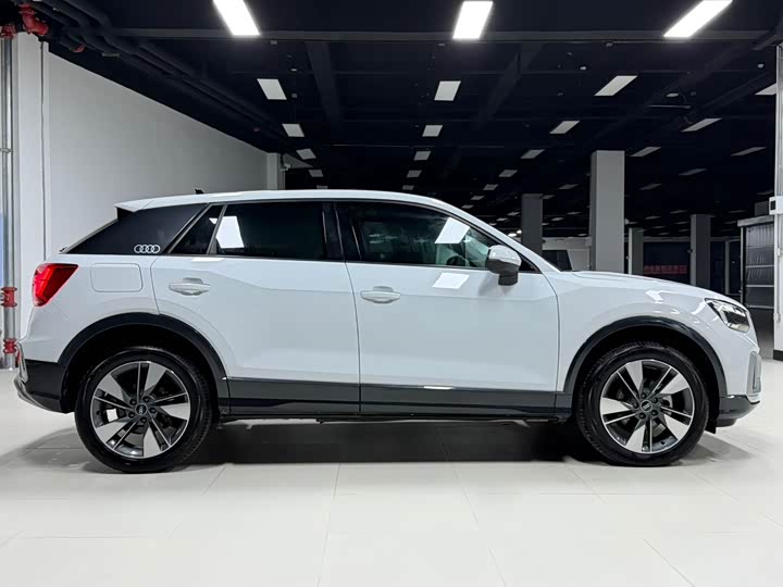 Фото 4 - Audi Q2L