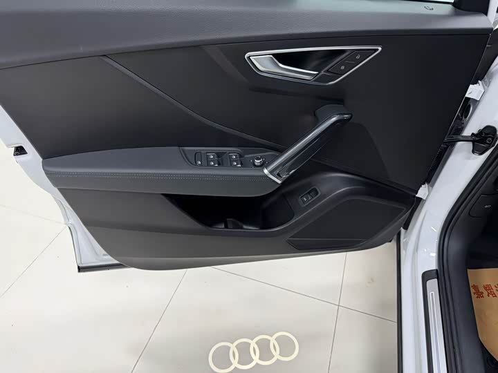 Фото 9 - Audi Q2L