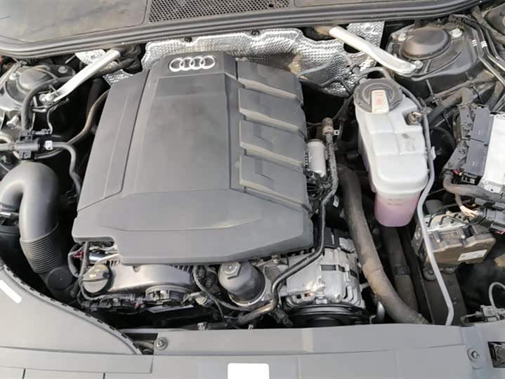 Фото 10 - Audi A6L