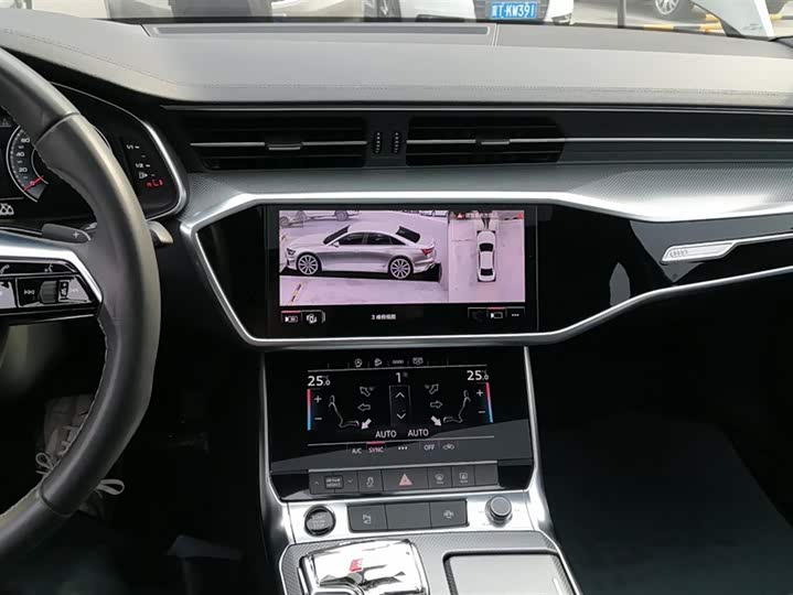 Фото 13 - Audi A6L