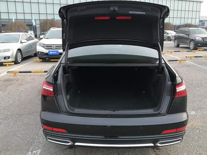 Фото 4 - Audi A6L