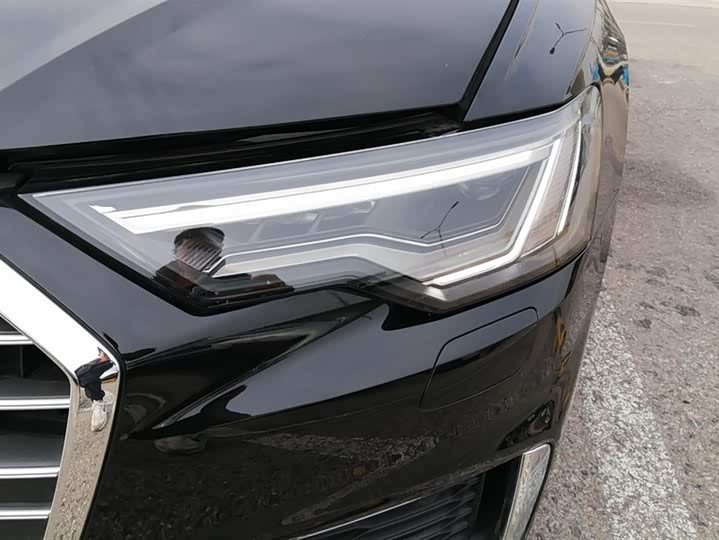 Фото 5 - Audi A6L