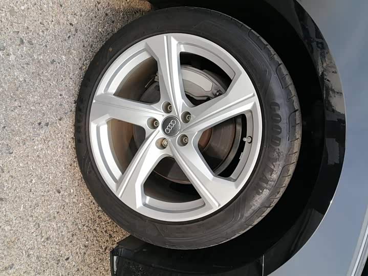 Фото 6 - Audi A6L