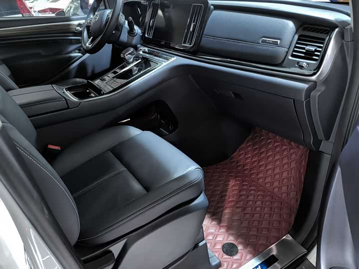 Фото 12 - GAC Trumpchi M8