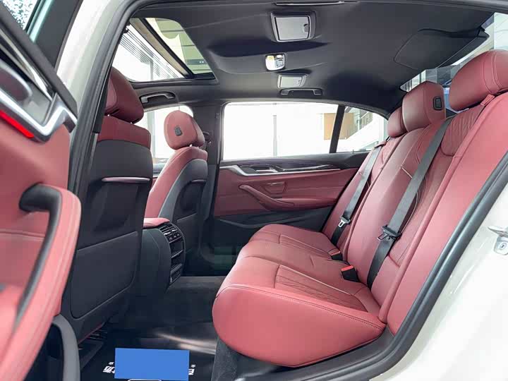 Фото 11 - BMW 5 Series