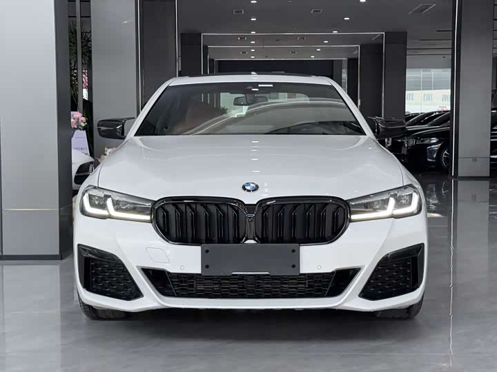 Фото 2 - BMW 5 Series