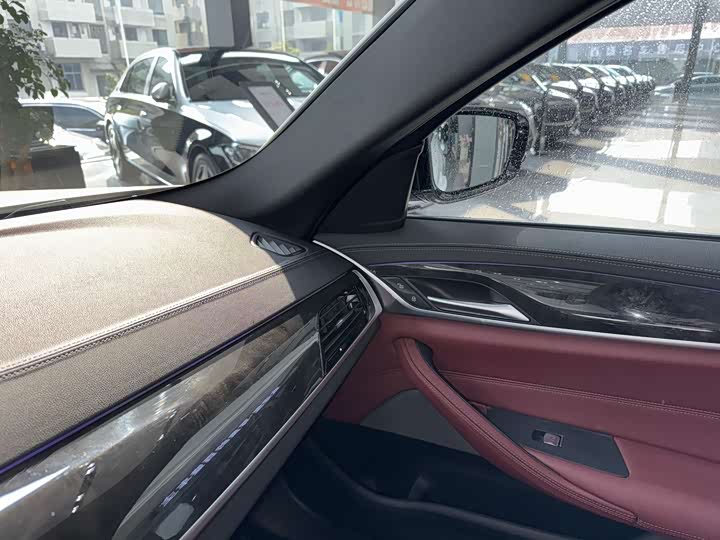 Фото 6 - BMW 5 Series