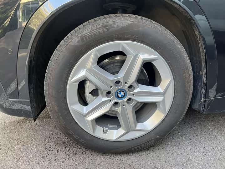 Фото 13 - BMW iX1