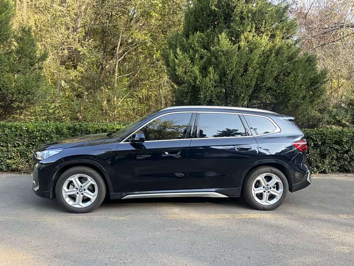 Фото 3 - BMW iX1