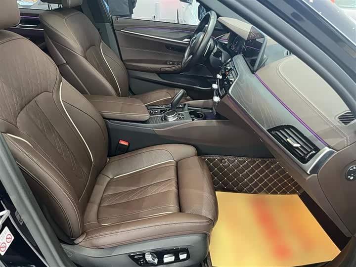 Фото 20 - BMW 5 Series