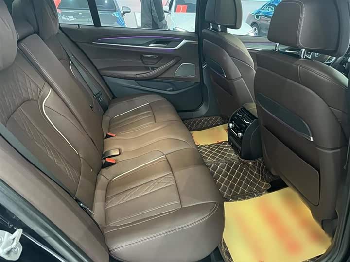 Фото 21 - BMW 5 Series