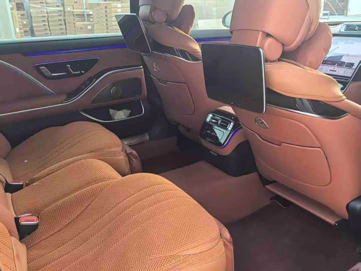 Фото 2 - Mercedes-Benz Maybach S-Class