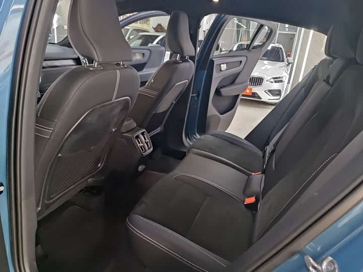 Фото 7 - Volvo C40