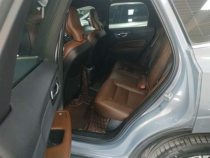 Фото 17 - Volvo XC60 Hybrid