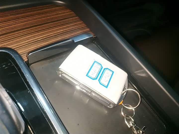 Фото 9 - Volvo XC60 Hybrid