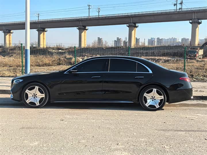 Фото 3 - Mercedes-Benz S-Class