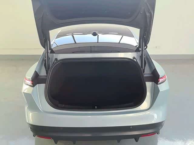 Фото 10 - Nio ET5