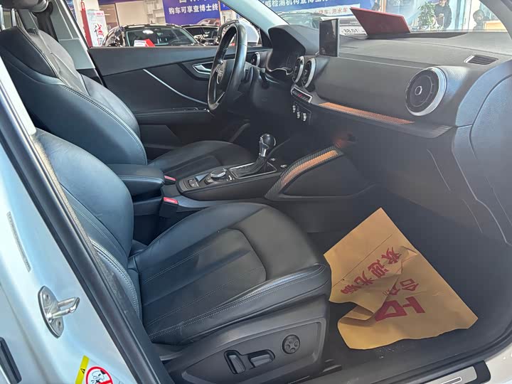 Фото 8 - Audi Q2L