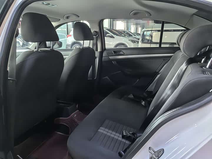 Фото 11 - Volkswagen Lavida