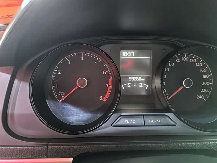 Фото 9 - Volkswagen Lavida