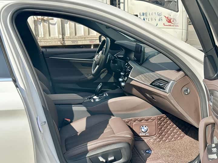 Фото 11 - BMW 5 Series