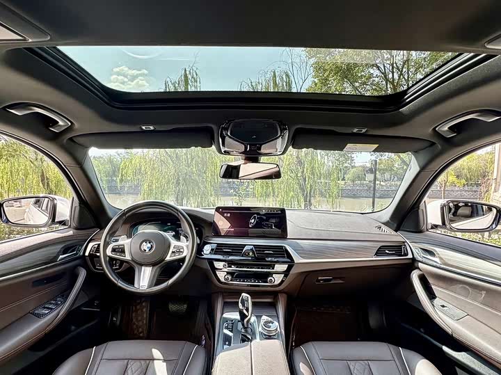 Фото 14 - BMW 5 Series