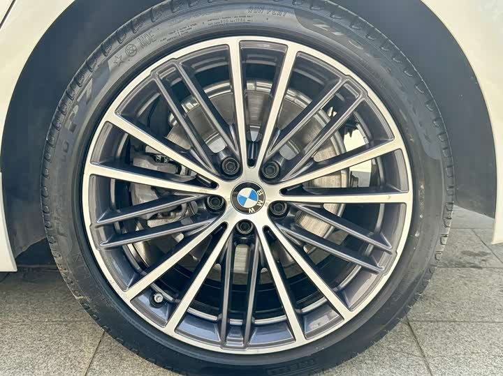 Фото 21 - BMW 5 Series